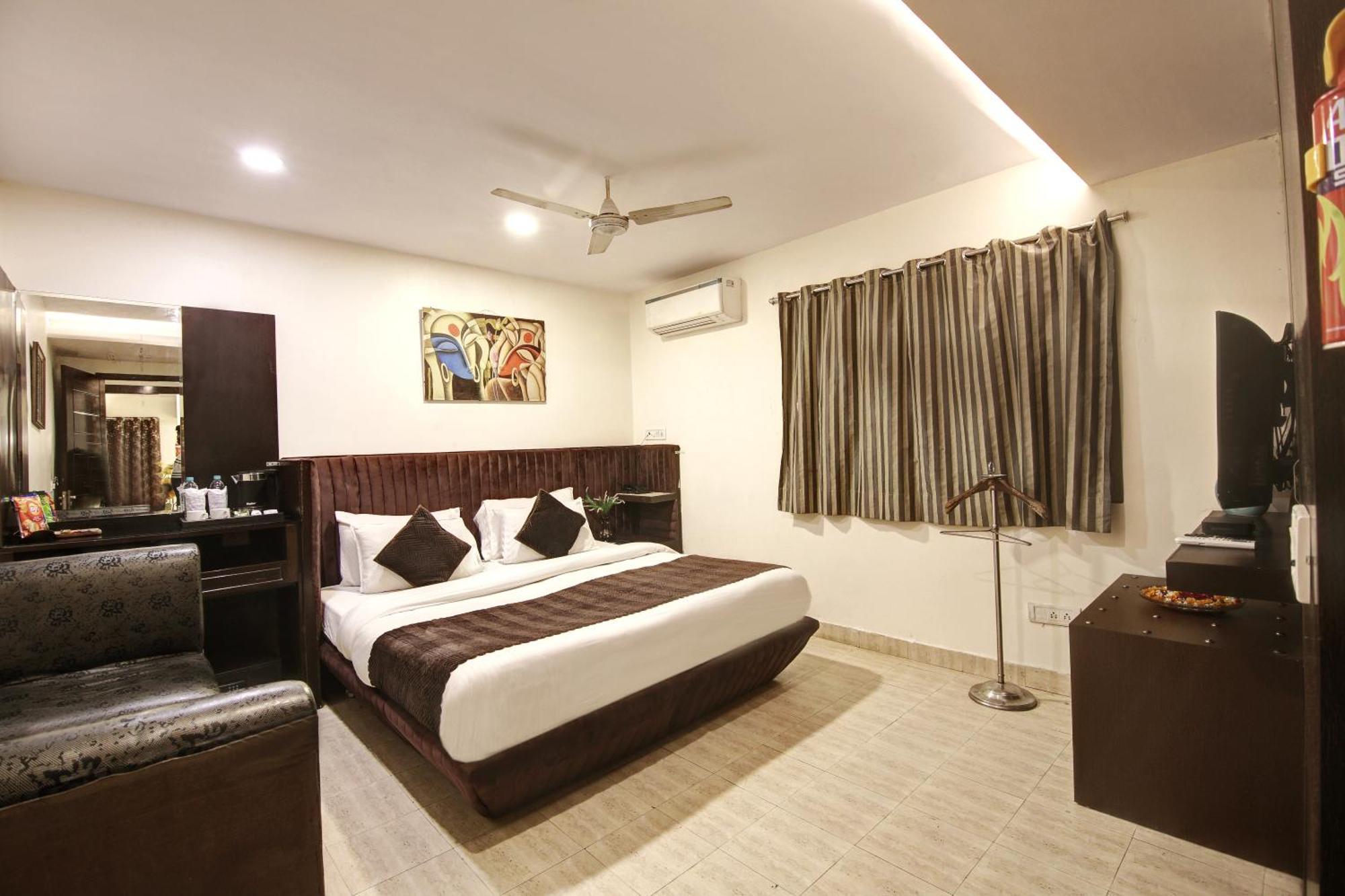 Hotel Wk Comfort - Near White Clove 뉴델리 외부 사진