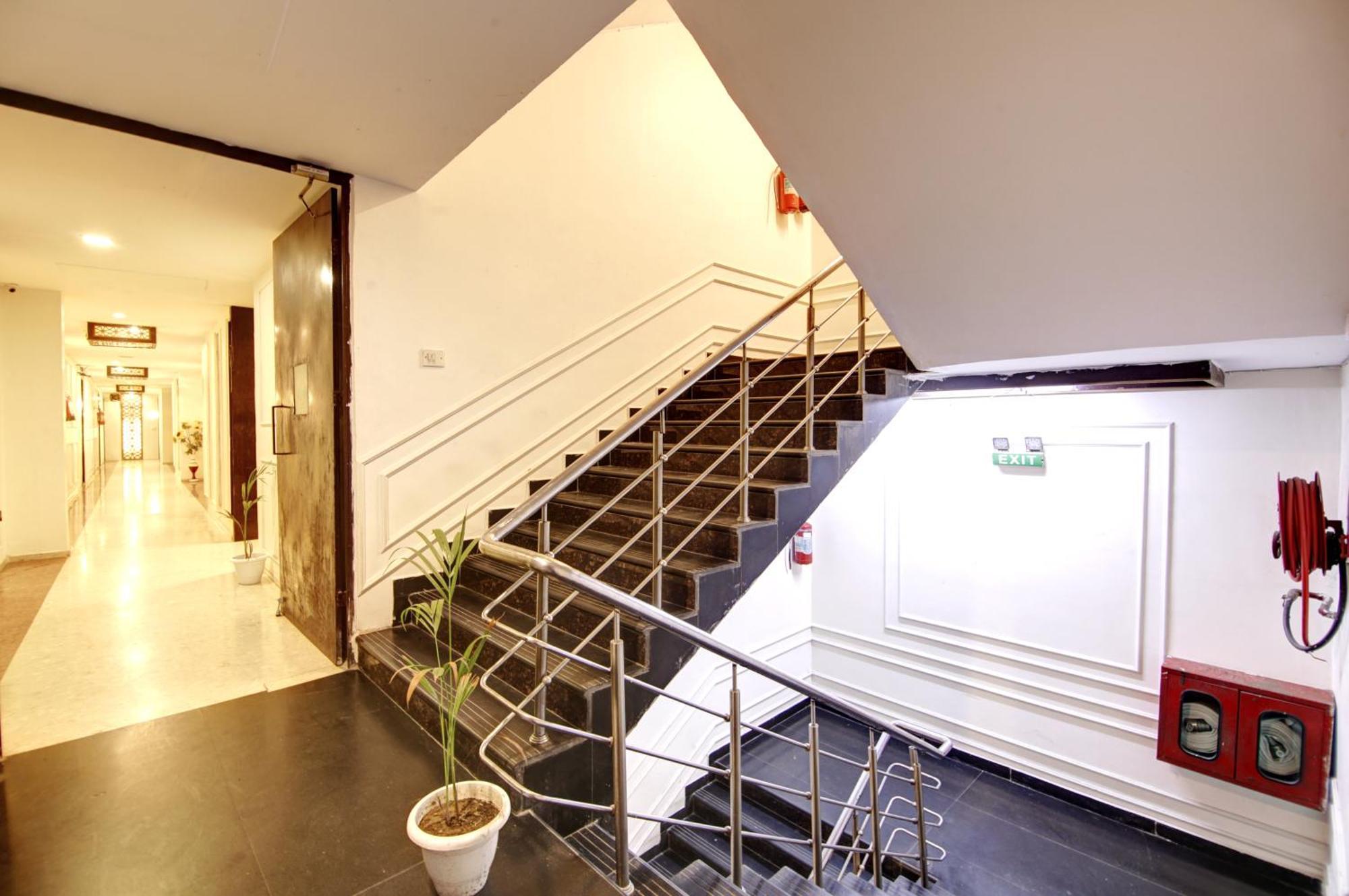 Hotel Wk Comfort - Near White Clove 뉴델리 외부 사진