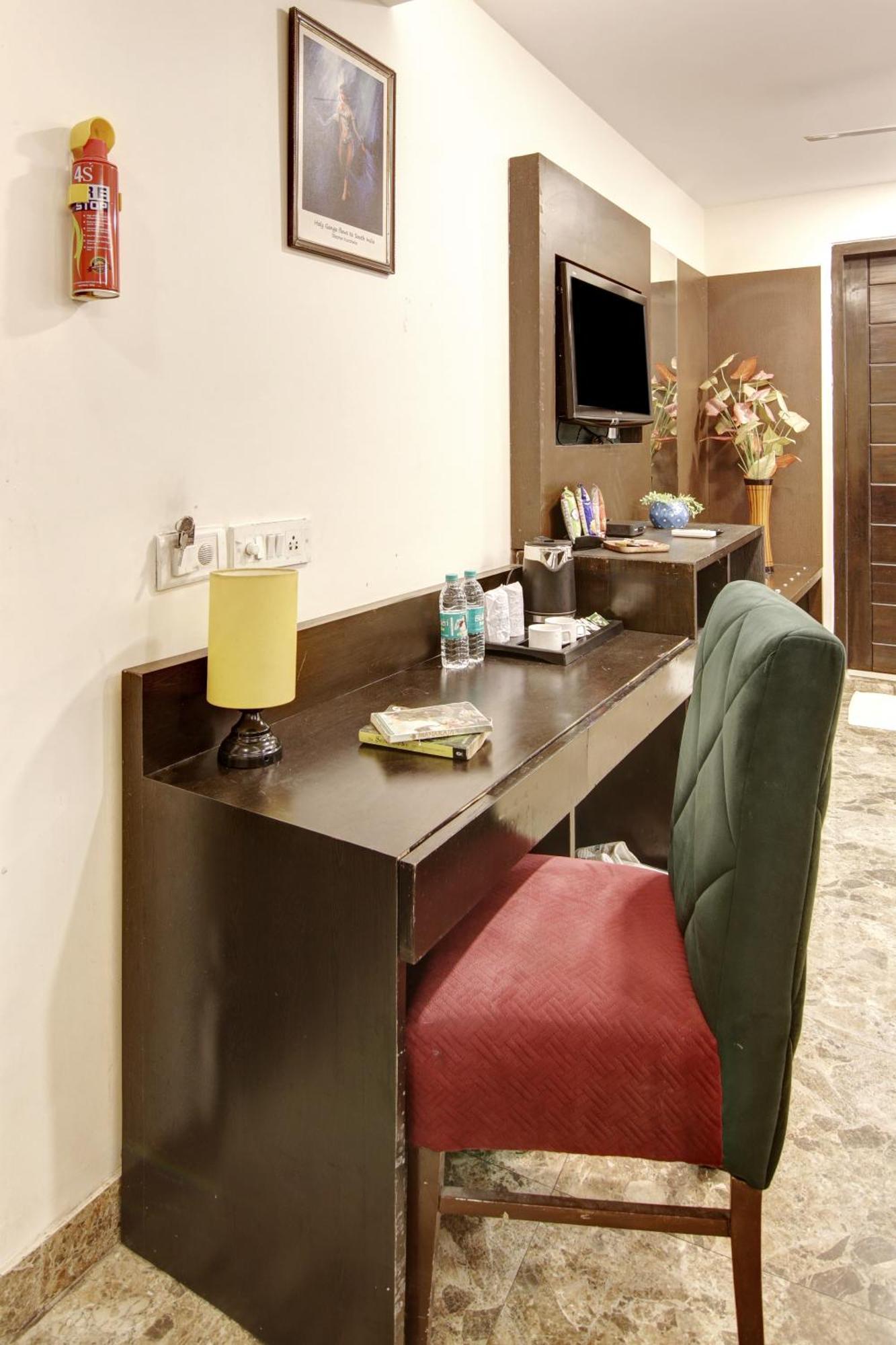 Hotel Wk Comfort - Near White Clove 뉴델리 외부 사진