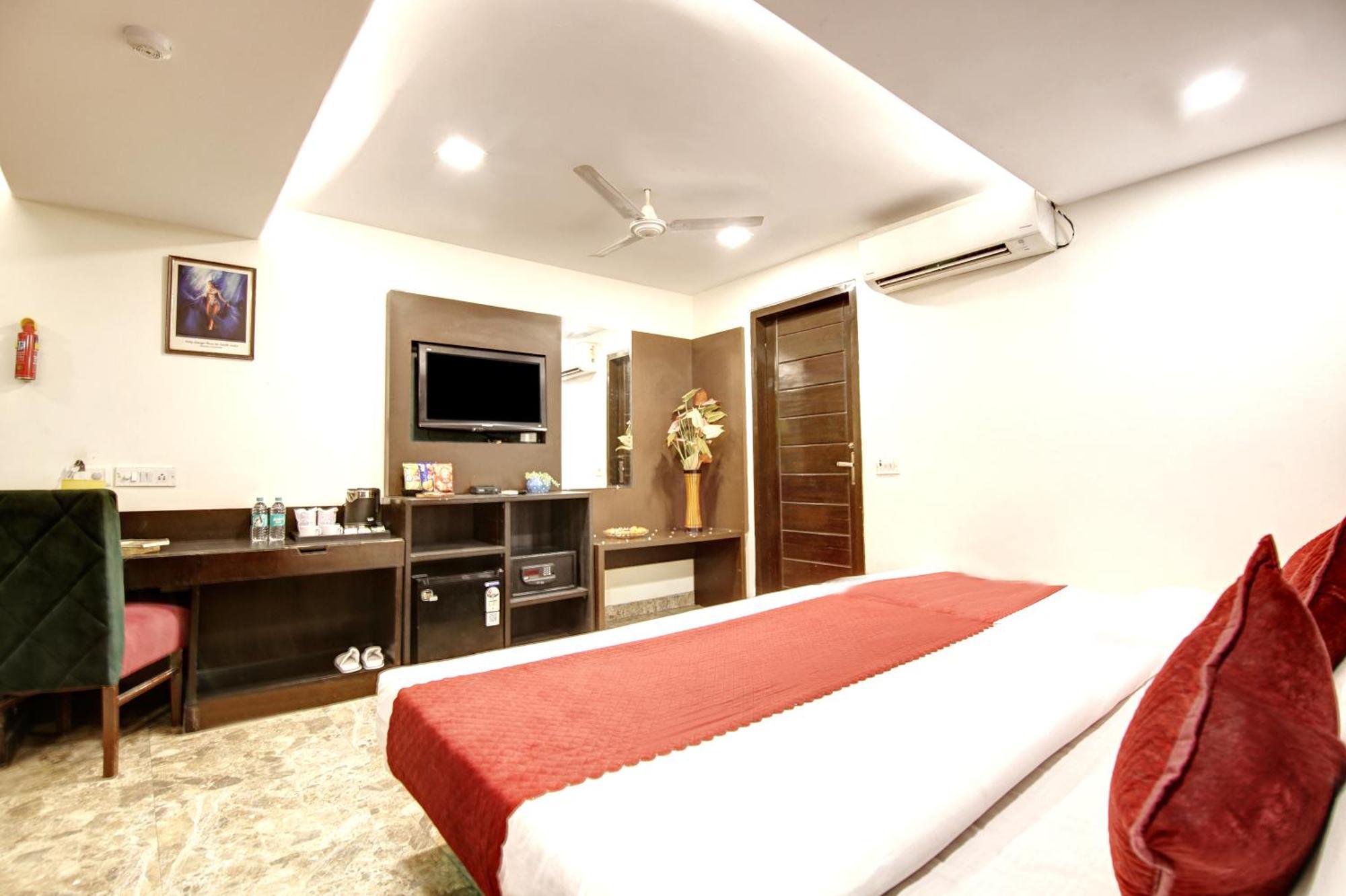 Hotel Wk Comfort - Near White Clove 뉴델리 외부 사진
