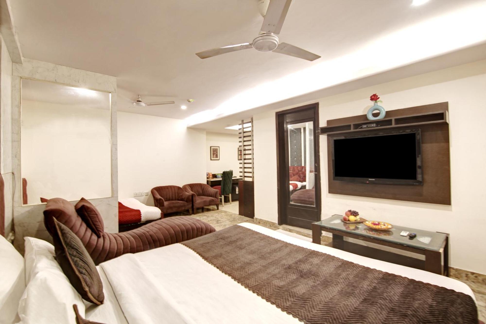 Hotel Wk Comfort - Near White Clove 뉴델리 외부 사진