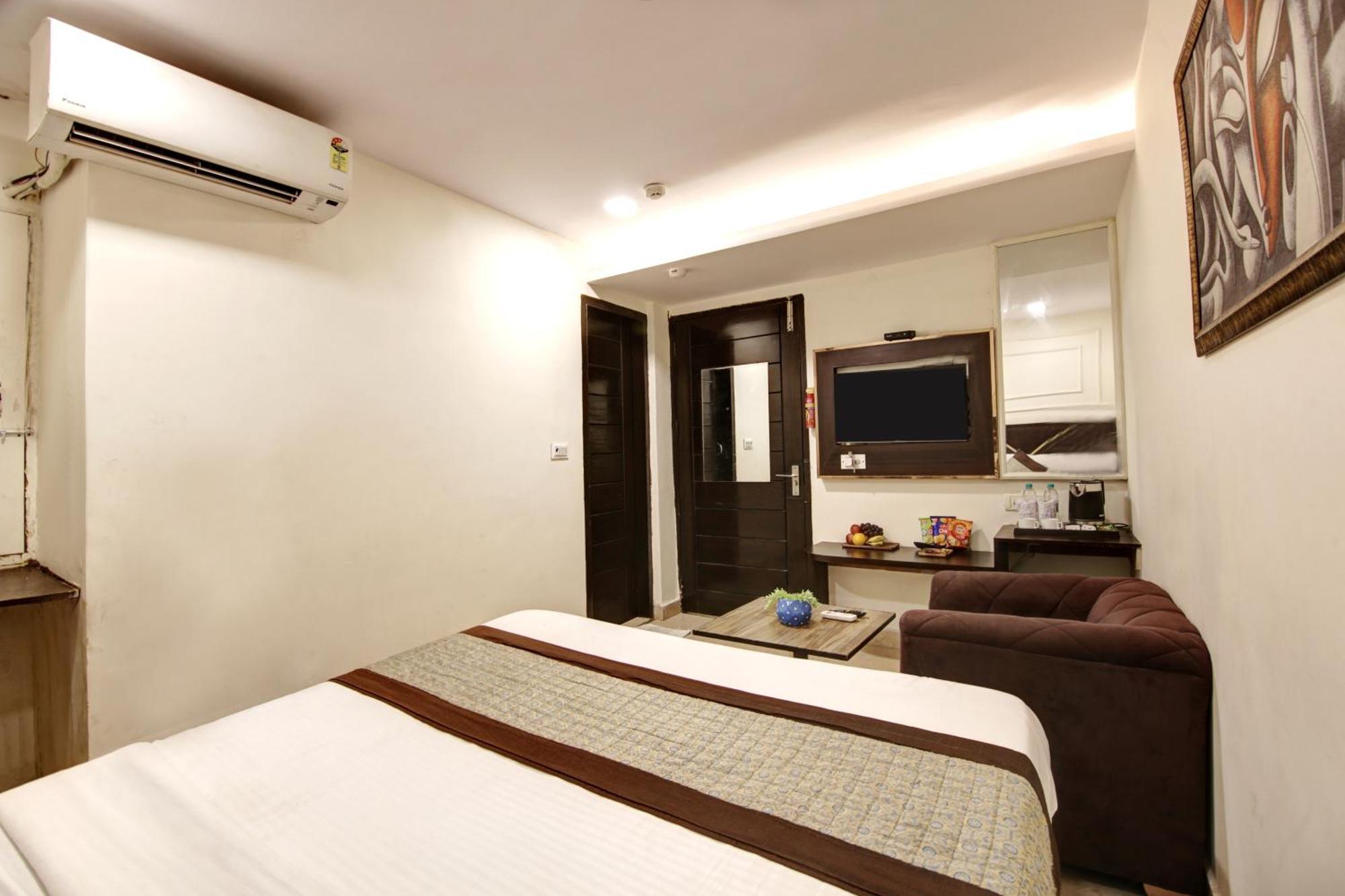 Hotel Wk Comfort - Near White Clove 뉴델리 외부 사진