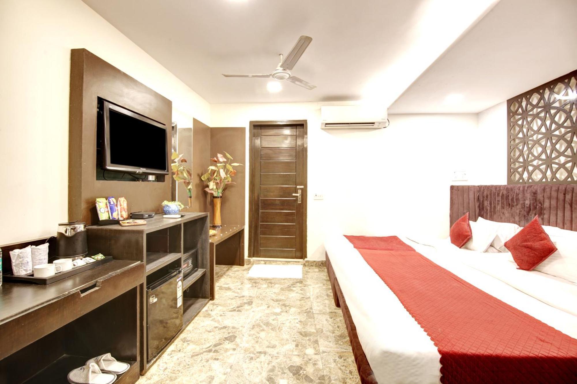 Hotel Wk Comfort - Near White Clove 뉴델리 외부 사진